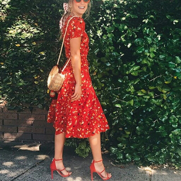 🌼SUMMER CLEARANCE🌼 Red floral wrap dress - Picture 2 of 8